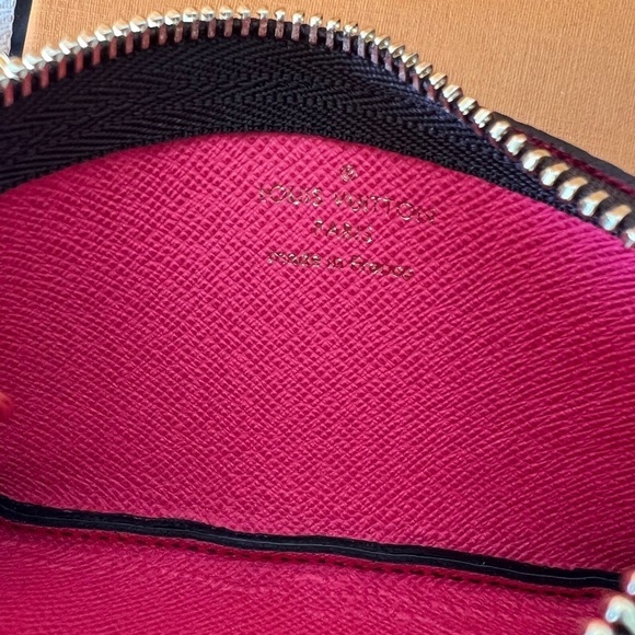 Louis Vuitton Vivienne The House Mascot sailing with friends Key Pouch - Picture 11 of 12